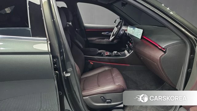 Genesis GV70 2024 Серый из Кореи, фото 2