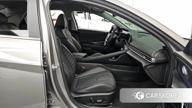 Hyundai The New Avante (CN7) 2024 Серебристо-серый из Кореи, фото 2