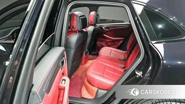 Porsche Macan 2023 Черный из Кореи, фото 2