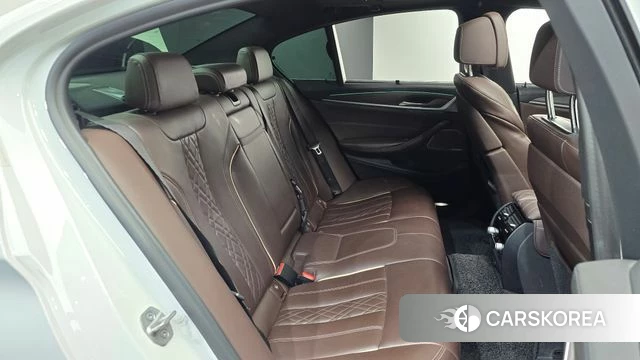 BMW 5 Series (G30) 2020 Белый из Кореи, фото 2
