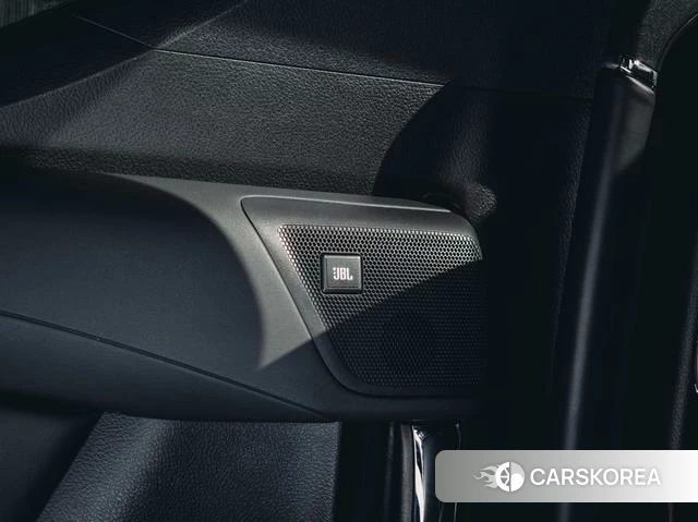 Toyota Alphard 2021 Белый из Китая, фото 2