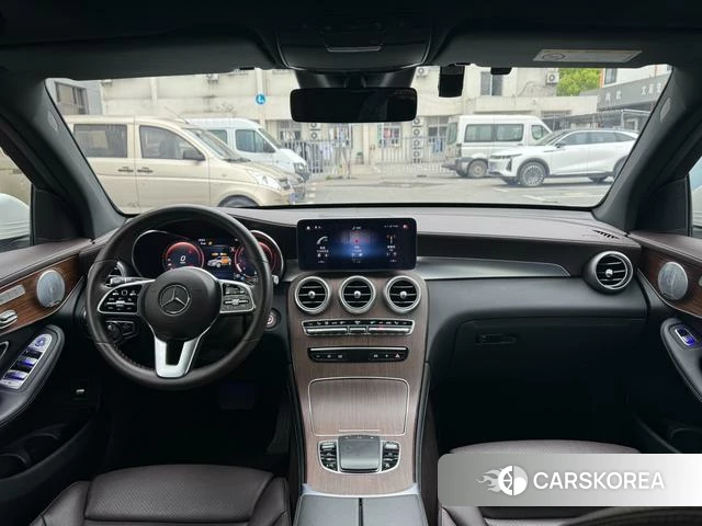 Mercedes-Benz GLC 2021 Белый из Китая, фото 2