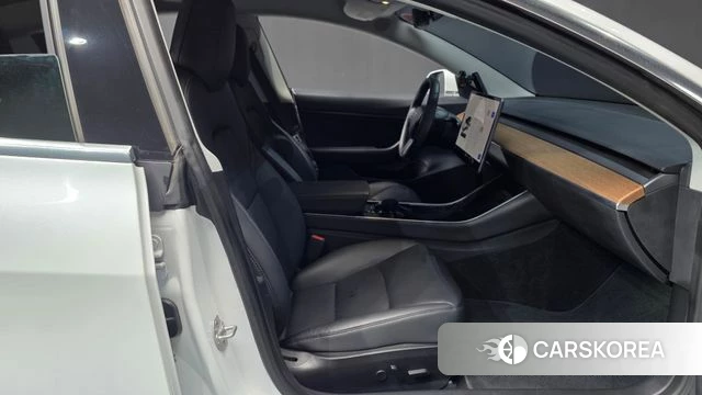 Tesla Model 3 2020 Белый из Кореи, фото 2