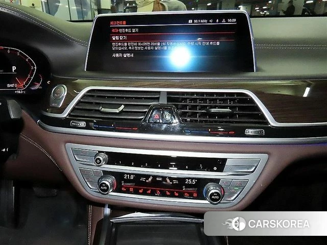 BMW 7 Series (G11) 2019 Черный из Кореи, фото 2