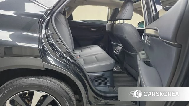 Lexus NX300h 2021 Черный из Кореи, фото 2