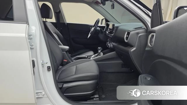 Hyundai Venue 2025 Белый из Кореи, фото 2