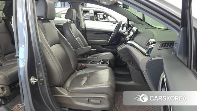 Honda Odyssey 2018 Серый из Кореи, фото 2