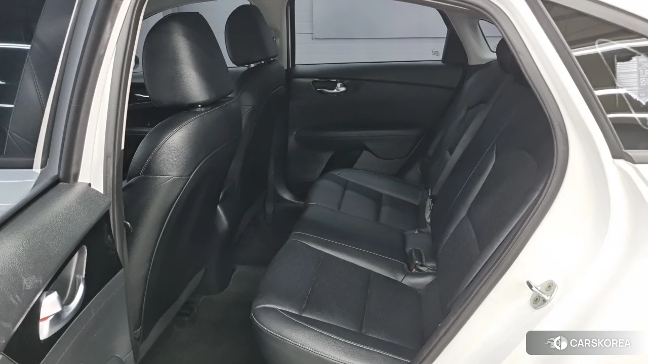 Kia The New K3 2nd generation 2022 Белый из Кореи, фото 2