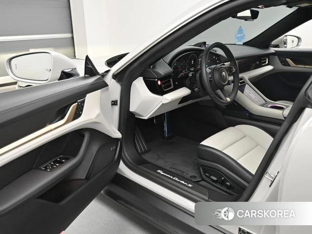 Porsche Taycan 2025 Жемчужный цвет из Кореи, фото 2