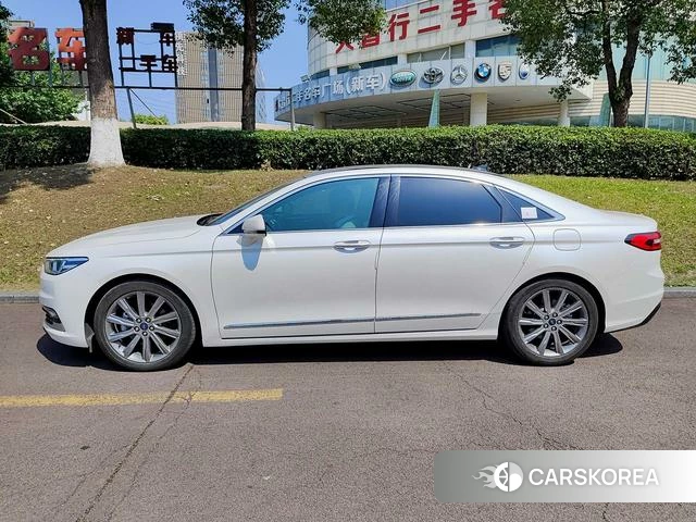Ford Taurus 2021 Белый из Китая, фото 2