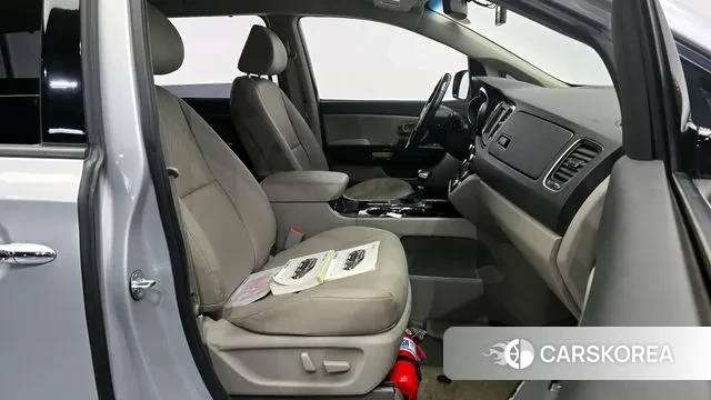 Kia The New Carnival 2020 Серебряный из Кореи, фото 2