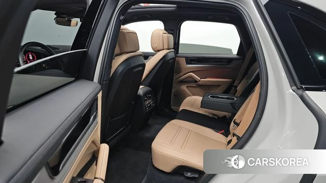 Porsche Cayenne (PO536) 2024 Серебристо-серый из Кореи, фото 2