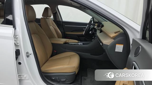 Hyundai Sonata D Edge Hybrid (DN8) 2024 Белый из Кореи, фото 2