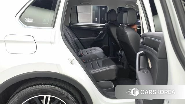 Volkswagen Tiguan second Generation 2021 Белый из Кореи, фото 2