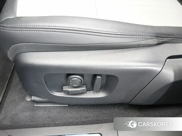 Land Rover Range Rover Evoque 2nd Generation 2025 Черный из Кореи, фото 2