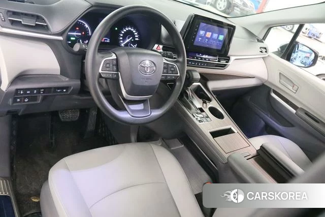 Toyota Granvia 2023 Черный из Китая, фото 2
