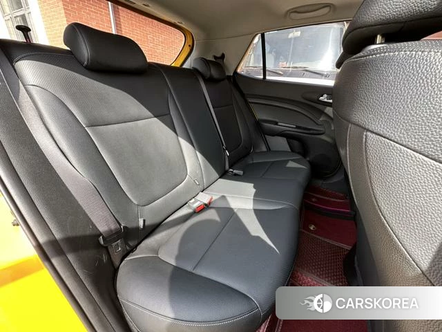 Kia KX1 2022 Желтый из Китая, фото 2