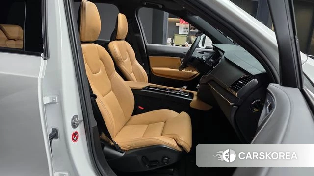 Volvo XC90 second Generation 2023 Белый из Кореи, фото 2