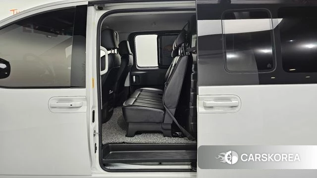Hyundai Staria 2022 Белый из Кореи, фото 2