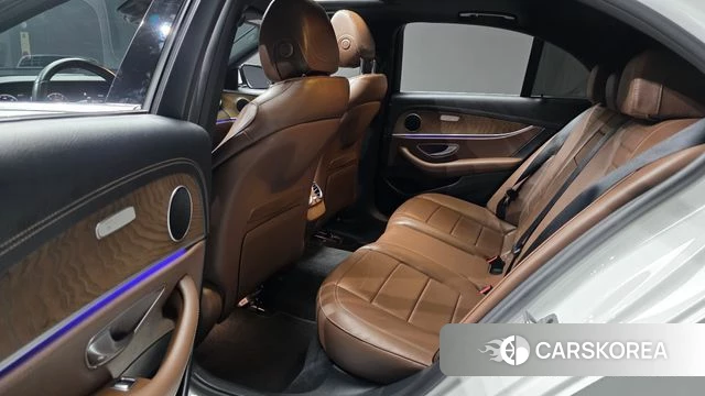Mercedes-Benz E-Class W213 2021 Белый из Кореи, фото 2
