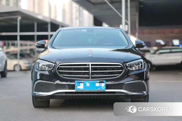 Mercedes-Benz E-Class 2023 Черный из Китая, фото 2