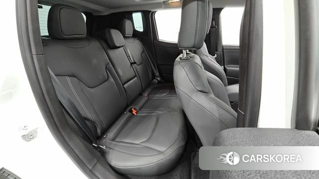 Jeep Renegade 2023 Белый из Кореи, фото 2