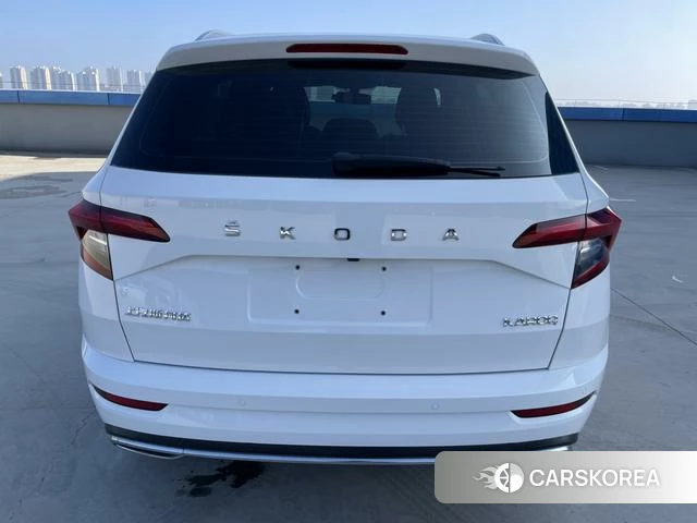 Skoda Karoq 2022 Белый из Китая, фото 2