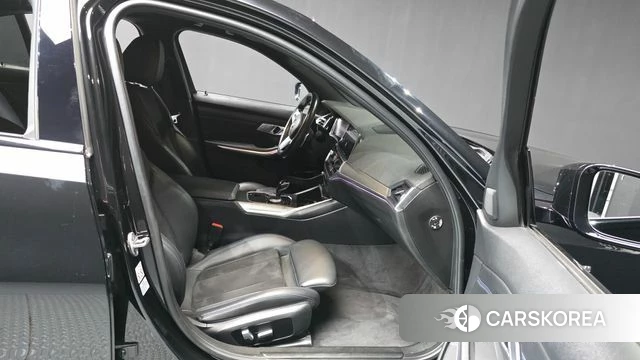BMW 3 Series (G20) 2021 Черный из Кореи, фото 2