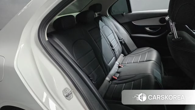 Mercedes-Benz C-Class W205 2018 Белый из Кореи, фото 2