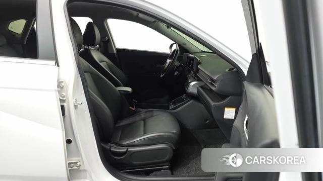 Hyundai Kona Hybrid (SX2) 2023 Белый из Кореи, фото 2