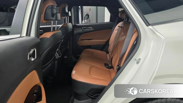Kia Sportage 5th Generation Hybrid 2023 Белый из Кореи, фото 2