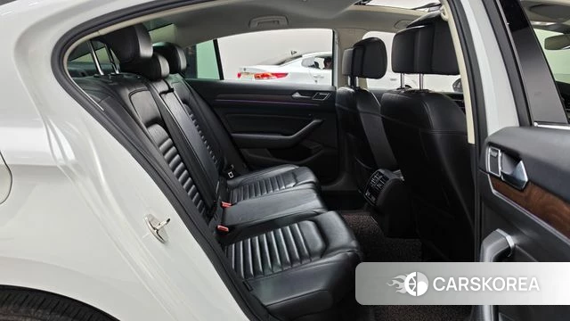 Volkswagen Passat GT (B8) 2018 Белый из Кореи, фото 2