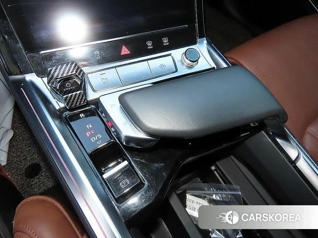 Audi e-Tron 2021 Белый из Кореи, фото 2