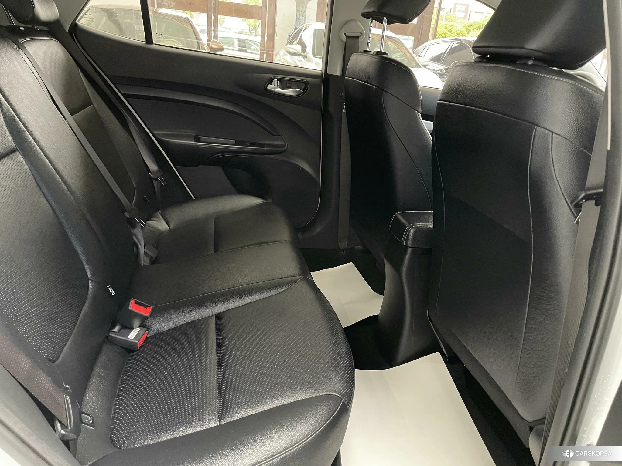Kia KX1 2021 Белый из Китая, фото 2