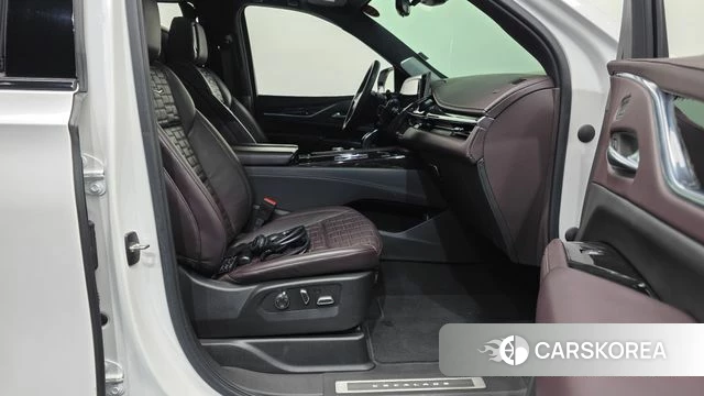 Cadillac Escalade 5th Generation 2021 Белый из Кореи, фото 2