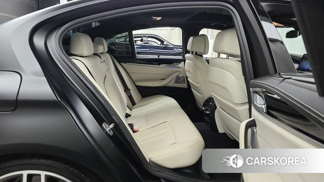 BMW 5 Series (G30) 2021 Черный из Кореи, фото 2