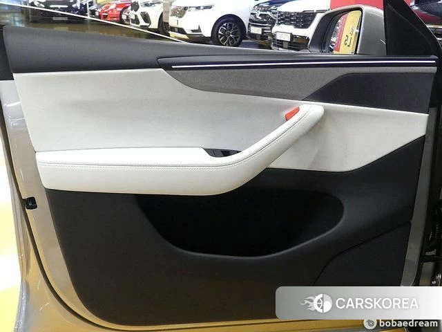 Tesla Model Y 2026 Серебряный из Кореи, фото 2