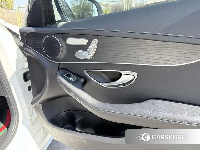 Mercedes-Benz C-class 2021 Белый из Китая, фото 2
