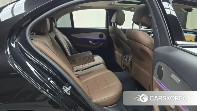 Mercedes-Benz E-Class W213 2019 Черный из Кореи, фото 2