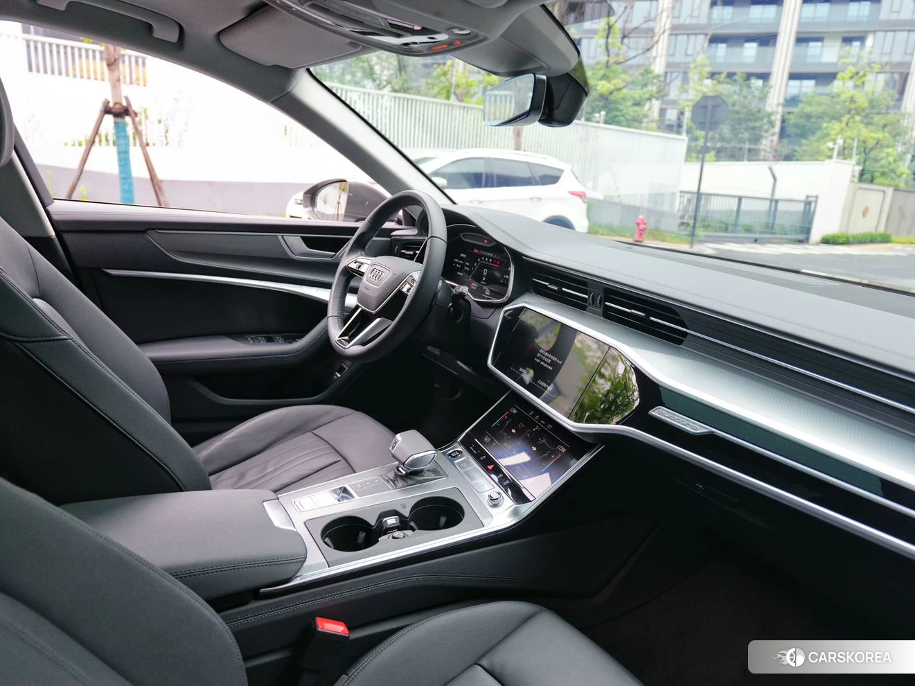 Audi A6 2020 Серебристо-серый из Китая, фото 2