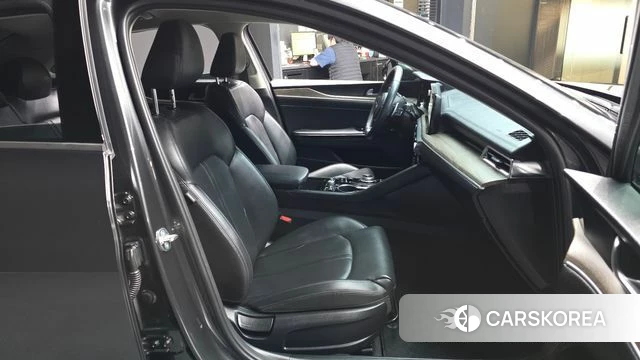 Kia K5 3rd generation 2023 Серый из Кореи, фото 2