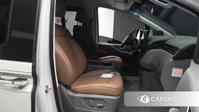 Hyundai Staria 2025 Белый из Кореи, фото 2