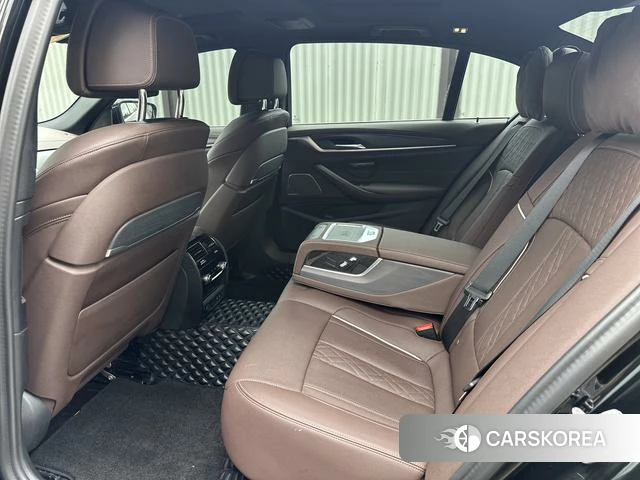 BMW 5 series 2023 Черный из Китая, фото 2