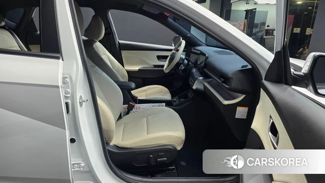 Hyundai Kona Hybrid (SX2) 2024 Белый из Кореи, фото 2