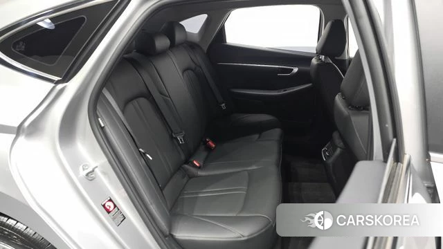 Hyundai Sonata (DN8) 2021 Серебристо-серый из Кореи, фото 2