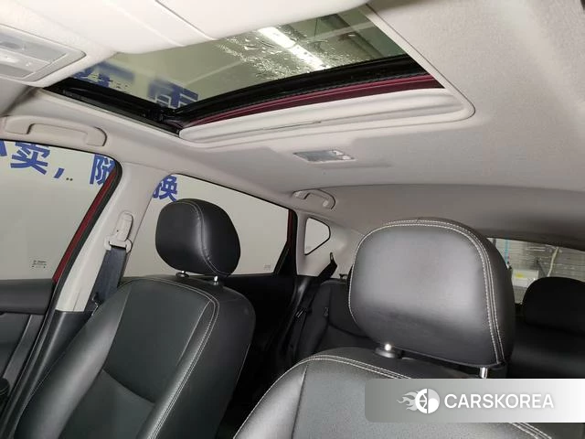 Nissan Tiida 2021 Красный из Китая, фото 2