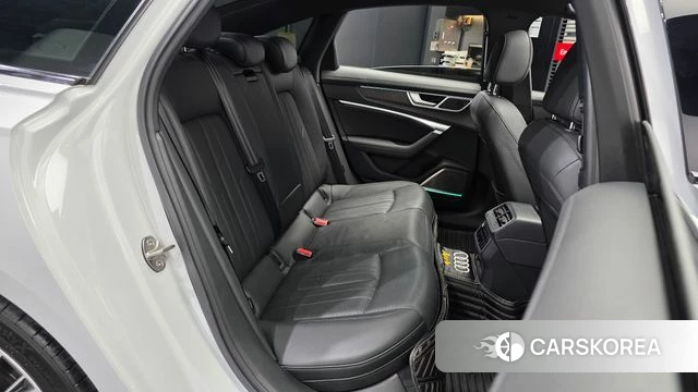 Audi A6 (C8) 2021 Белый из Кореи, фото 2