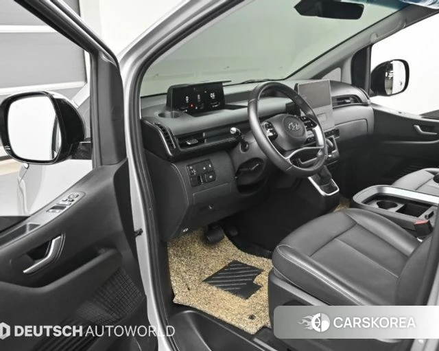Hyundai Staria 2023 Серый из Кореи, фото 2