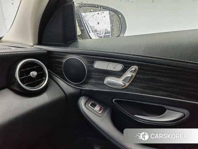 Mercedes-Benz C-class 2021 Белый из Китая, фото 2