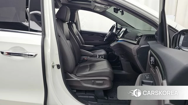 Honda Odyssey 2019 Белый из Кореи, фото 2